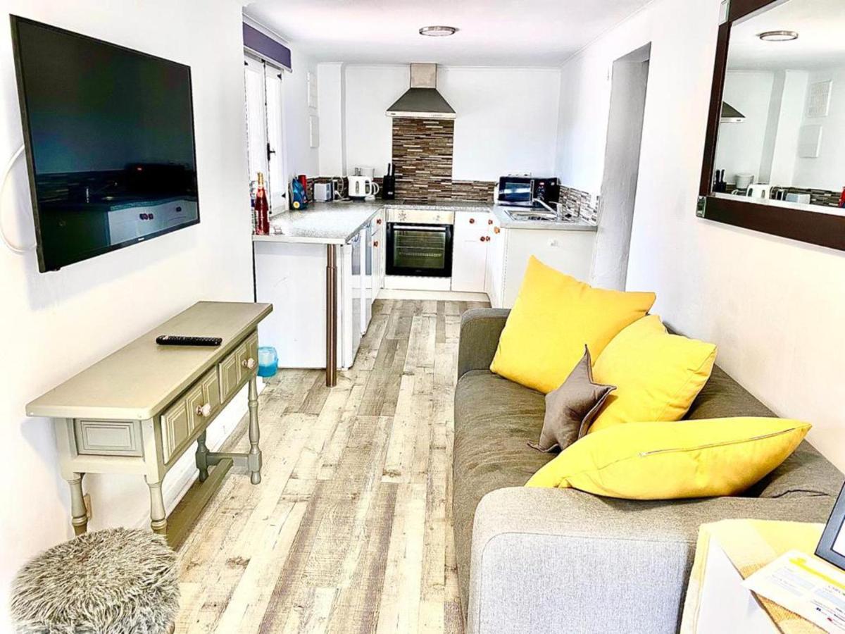 Lovely 2 Bed Apartment In Алькалали Экстерьер фото